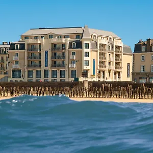 **** Hotel Le Nouveau Monde Francia